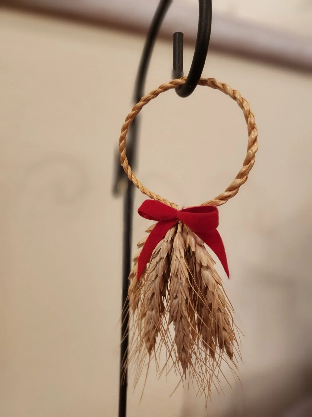 Lot 4 Wheat Sheaf & Handwoven Straw Ornaments, one Mexico 1957